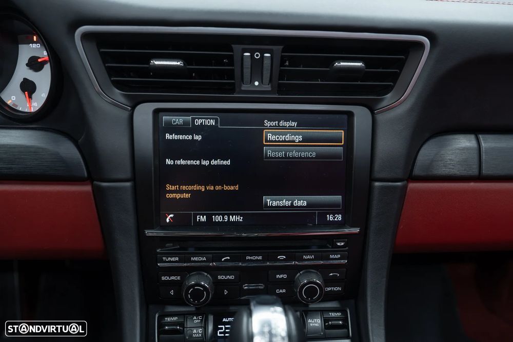 Porsche 911 (991) Carrera 4 GTS PDK - 43