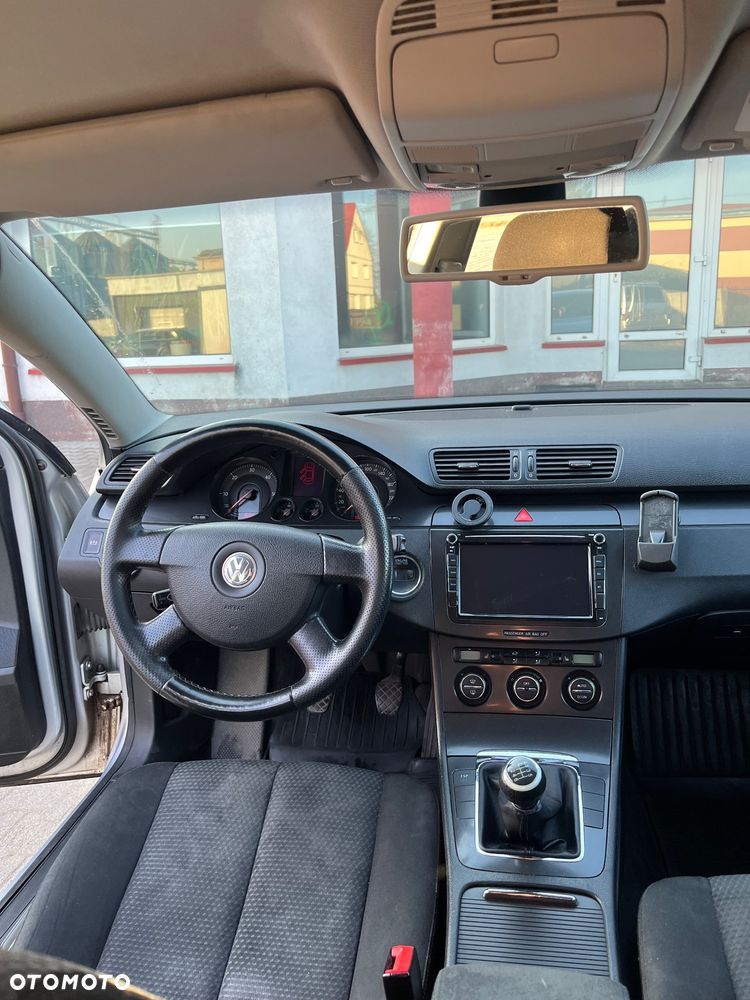 Volkswagen Passat 2.0 TDI Trendline - 21