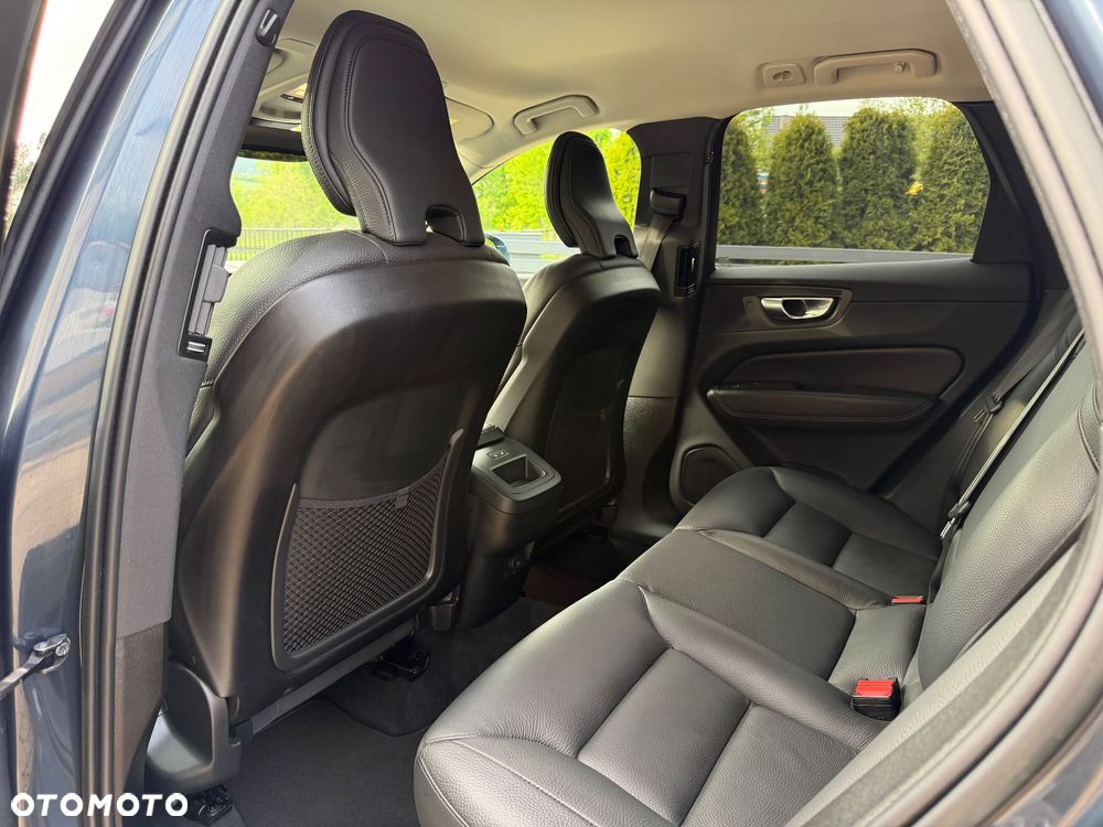Volvo XC 60 B4 D AWD Inscription - 18