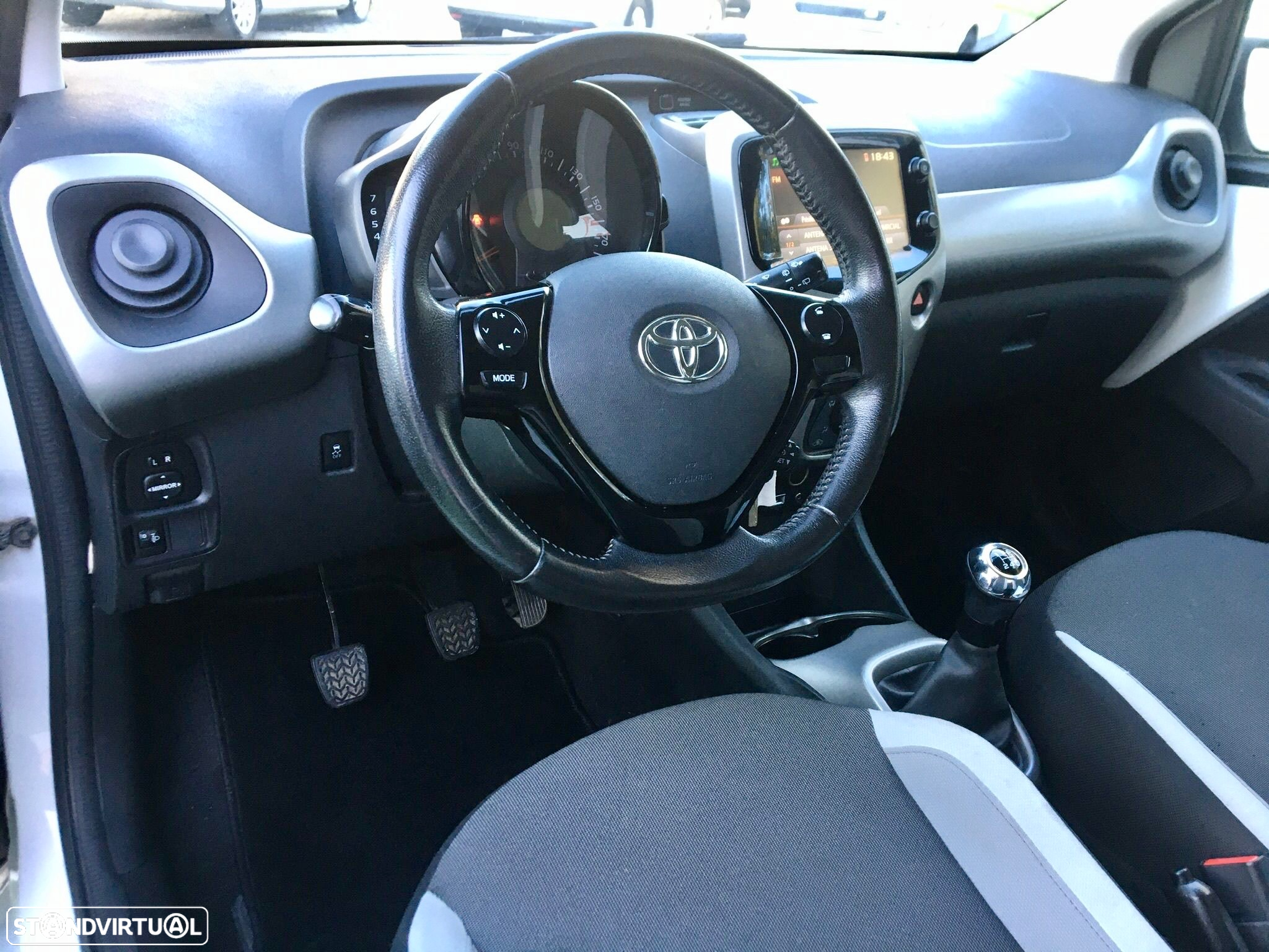 Toyota Aygo 1.0 X-Clusiv - 4