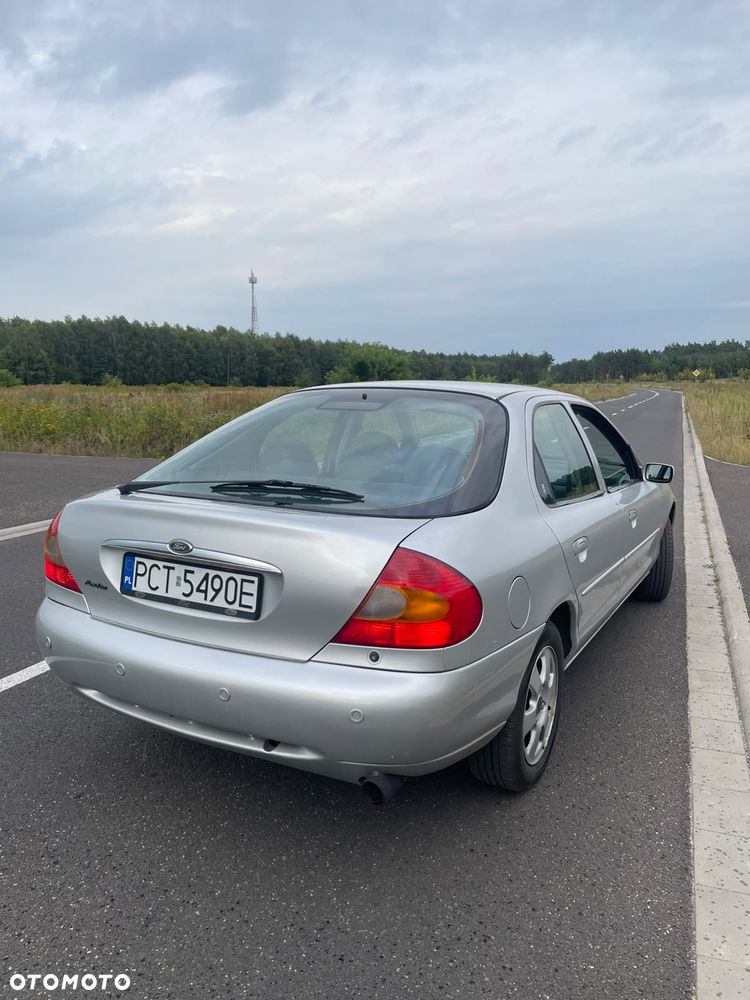 Ford Mondeo 2.5 V6 Ghia - 9