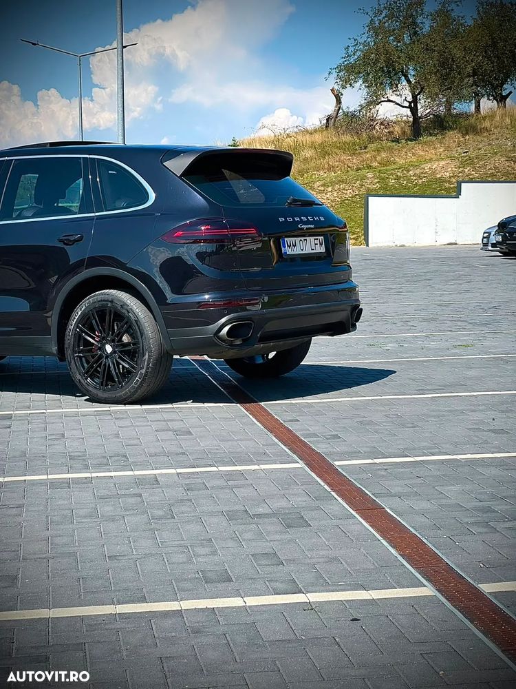Porsche Cayenne 3.0 L - 18