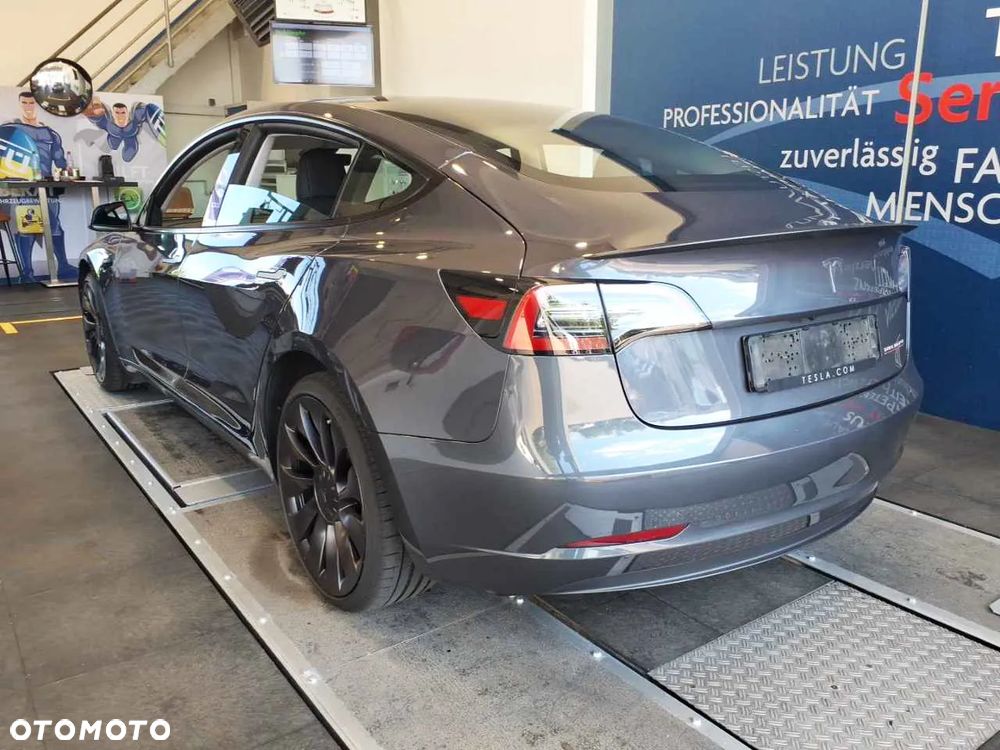 Tesla Model 3 Langstreckenbatterie Allradantrieb Dual Motor Performance - 5