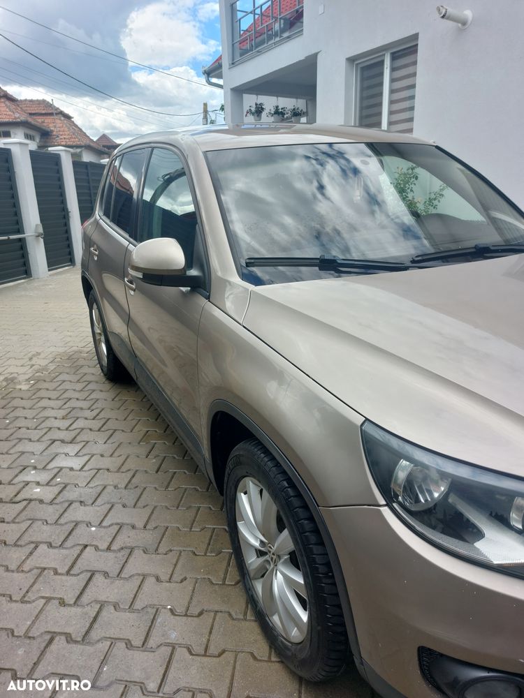 Volkswagen Tiguan - 1