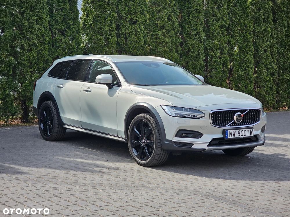 Volvo V90 Cross Country - 1
