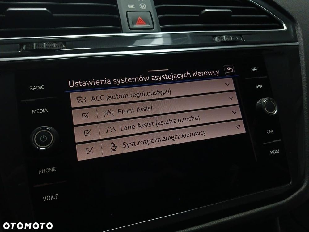 Volkswagen Tiguan - 23