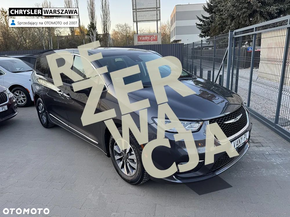 Chrysler Pacifica - 2