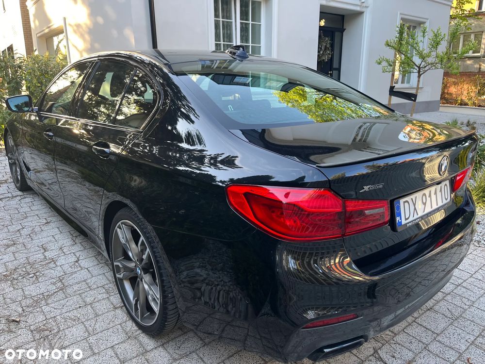 BMW Seria 5 M550i xDrive sport - 10