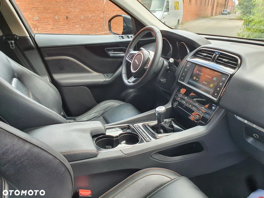 Jaguar E-Pace 2.0 i4D AWD First Edition - 11