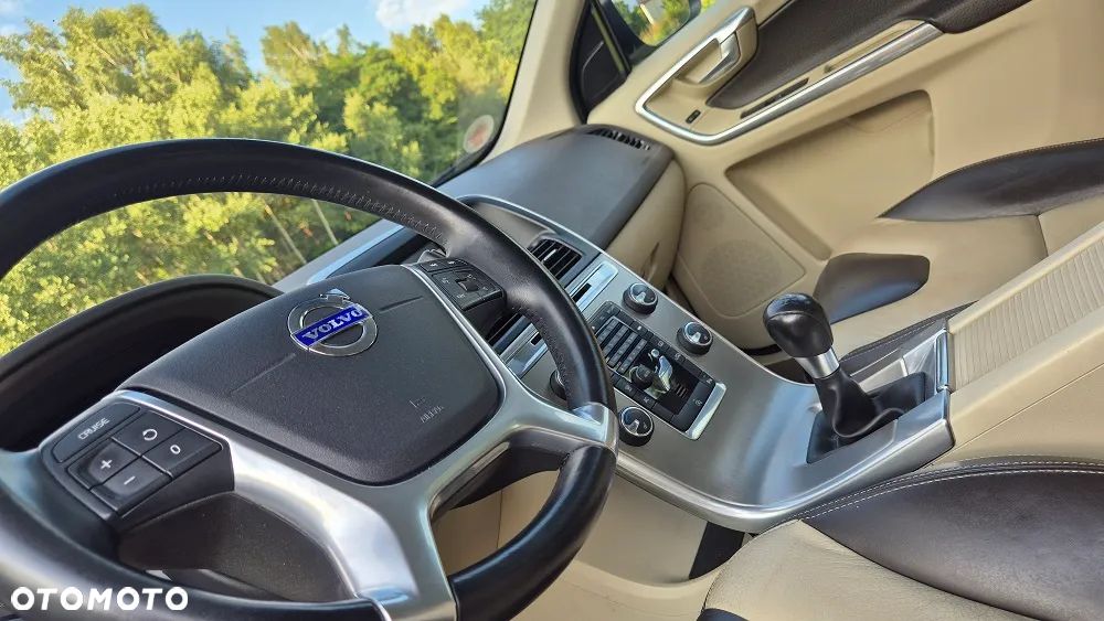 Volvo XC 60 D3 R-Design - 6