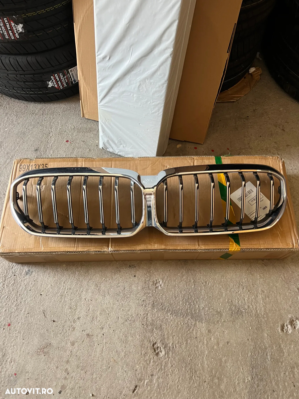 Grila radiator Orginala BMW G30 G31 Grila centrala bara BMW G30 G31 LCI facelift grila orginala BMW G30 LCI