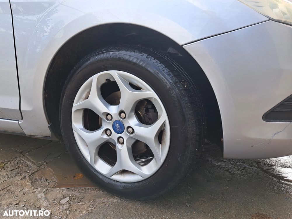 Ford Focus 1.6 TDCi DPF Titanium - 9