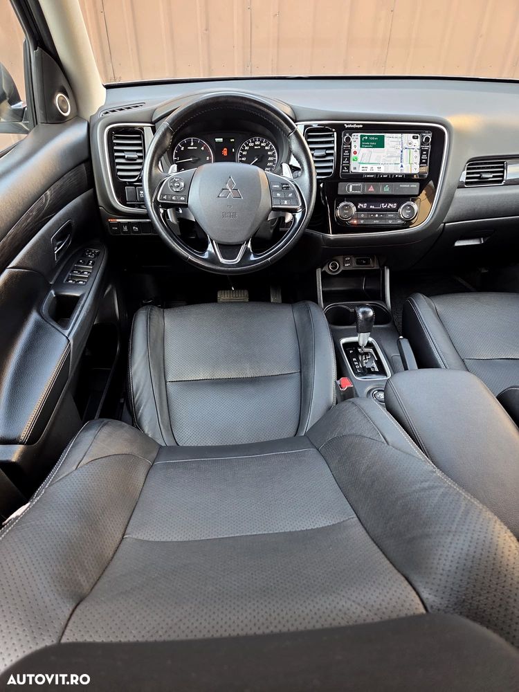 Mitsubishi Outlander 2.2 DI-D 4WD Automatik Diamant Edition+ - 11