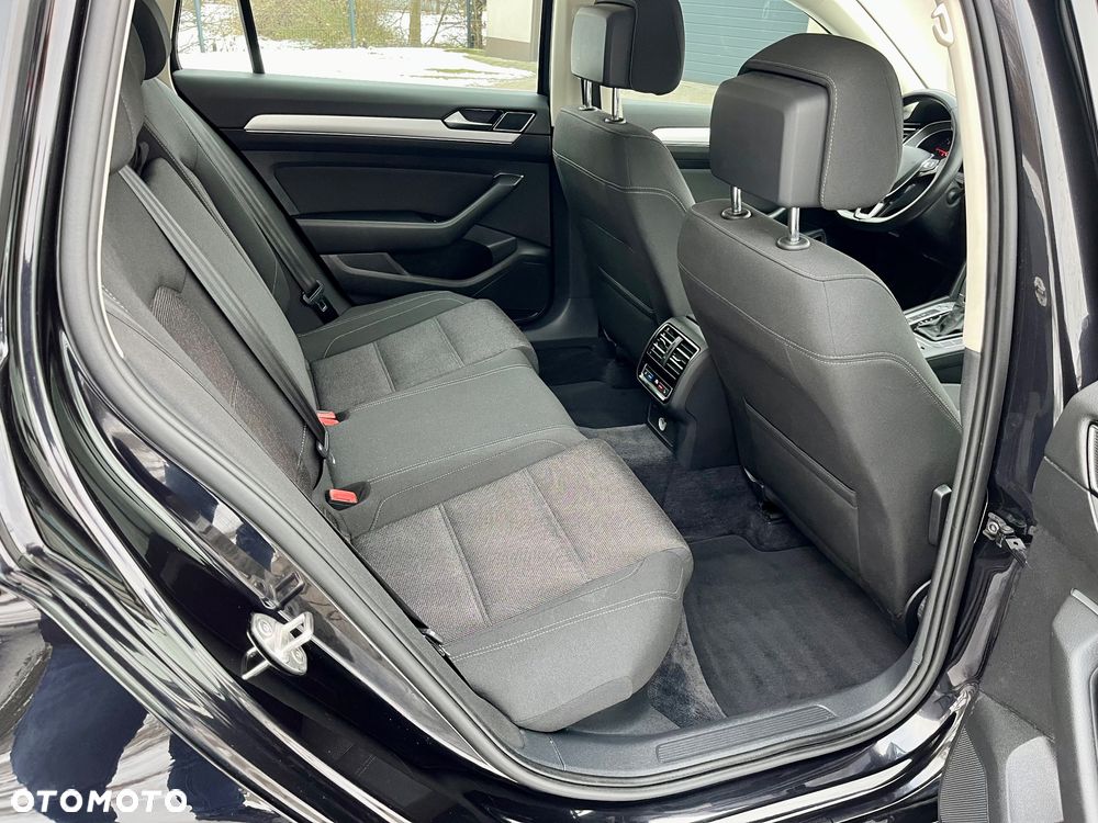 Volkswagen Passat Variant 2.0 TDI SCR DSG BlueMotion Comfortline - 14