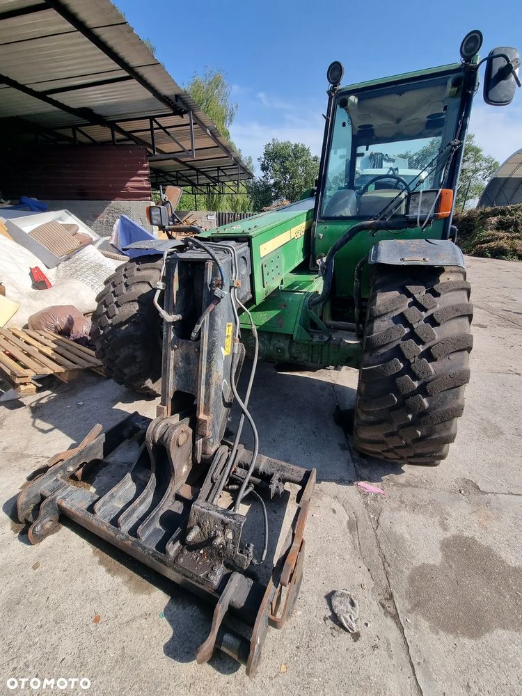 John Deere 3215 - 4