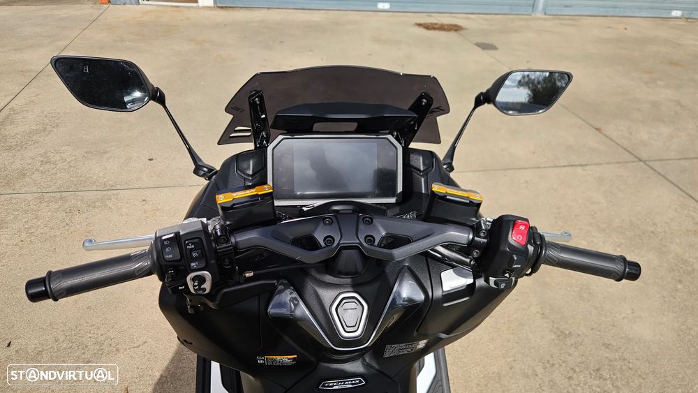 Yamaha TMAX TECHMAX - 17
