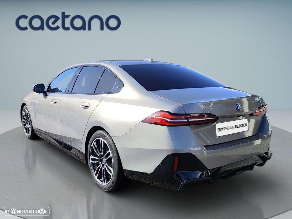 BMW 530 e Pack Desportivo M - 6