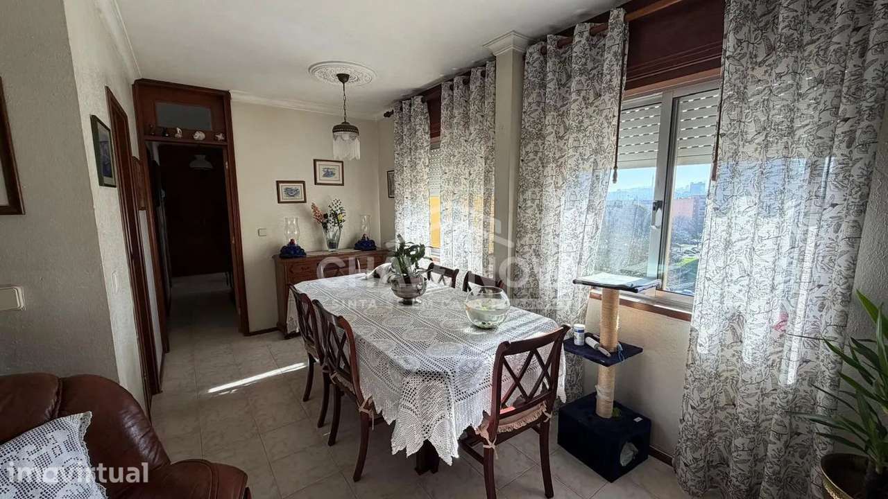 T3 c/ Varanda Marquisada, em Santa Marinha - Grande imagem: 4/17