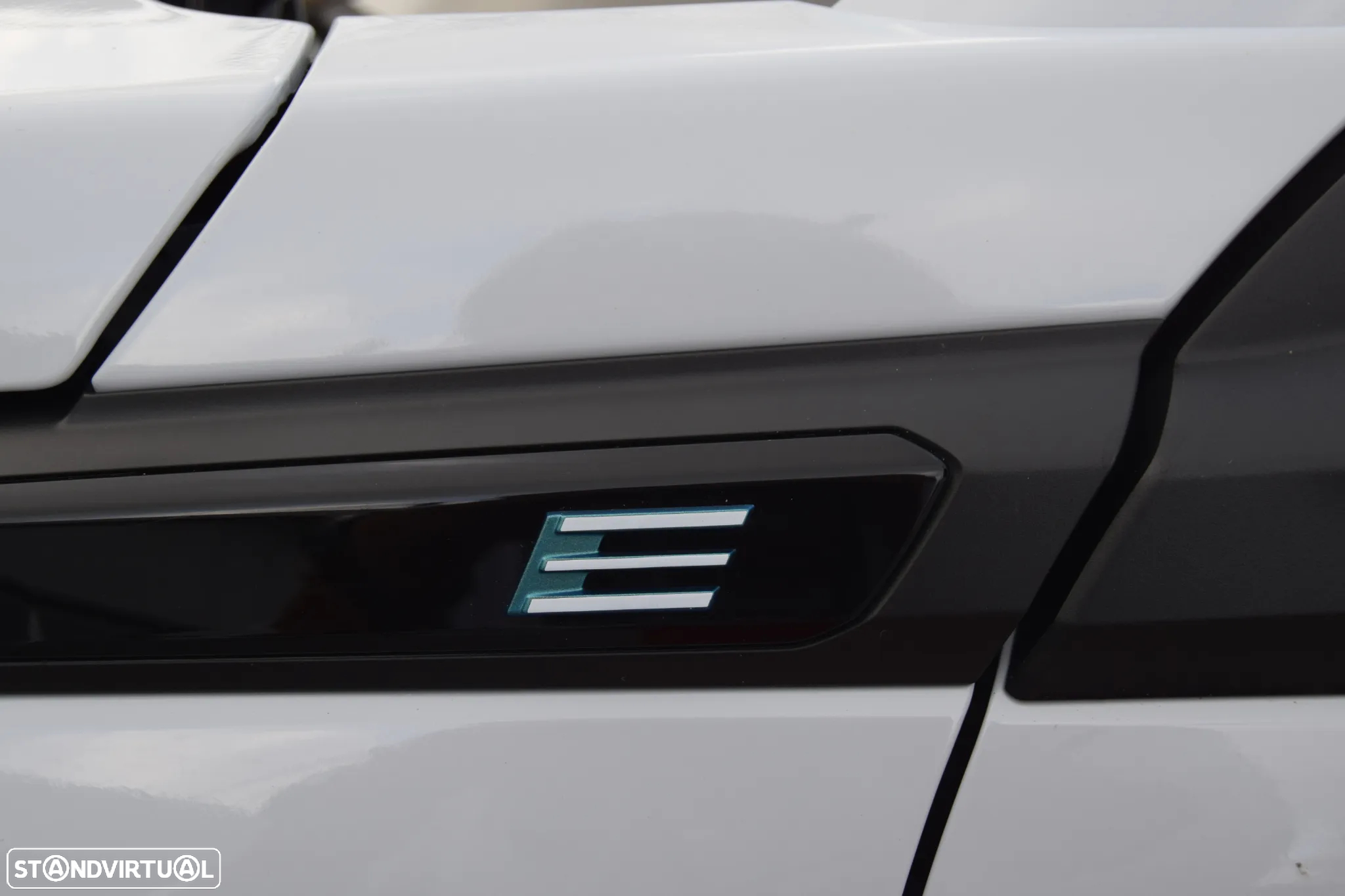 Peugeot e-2008 54 kWh Active - 13
