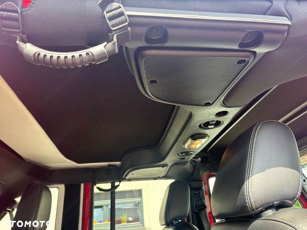 Jeep Wrangler 3.6 Unlim Sahara - 25
