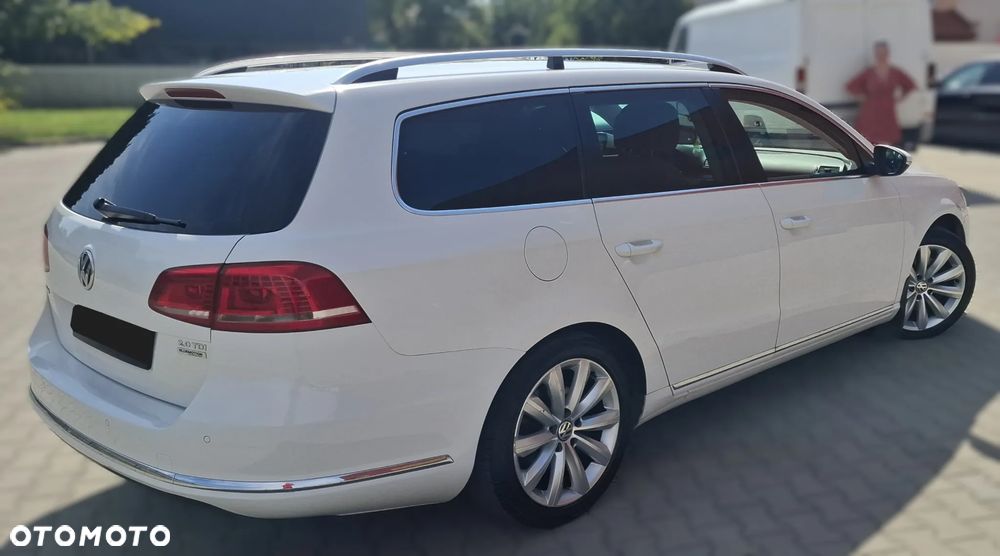 Volkswagen Passat 2.0 TDI DPF Highline - 11