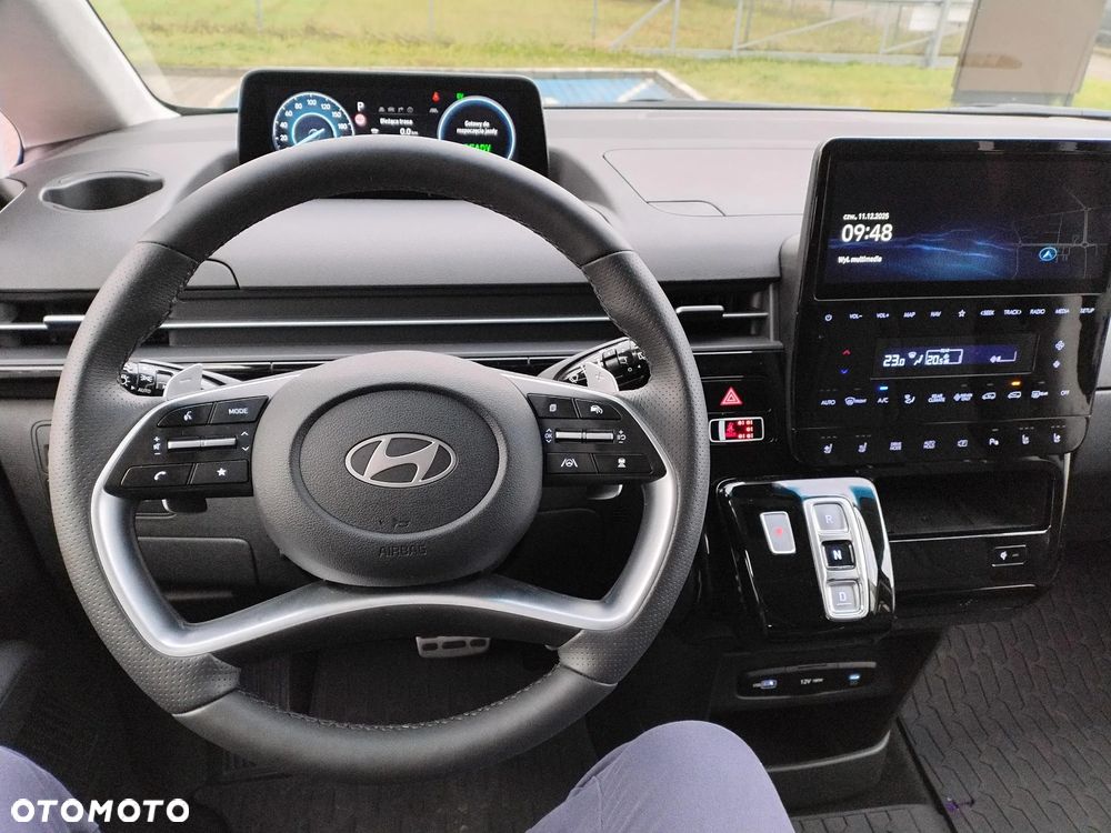 Hyundai Staria 1.6 T-GDI HEV Luxury - 12