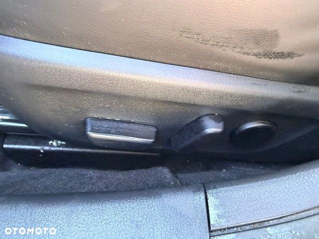 Mazda 3 SKYACTIV-X 2.0 M-Hybrid SELECTION - 25