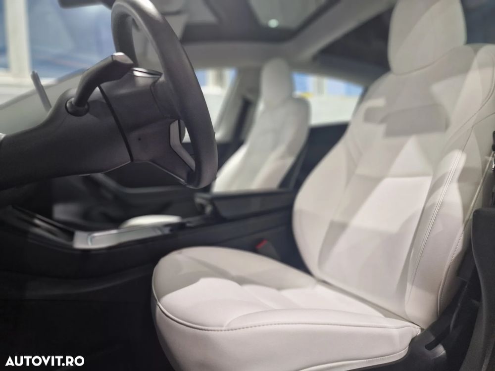 Tesla Model 3 Langstreckenbatterie Allradantrieb Dual Motor - 22