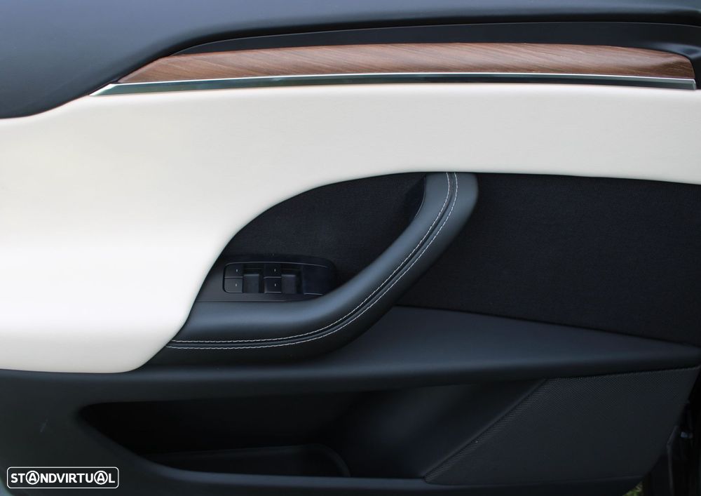 Tesla Model X Long Range AWD - 17