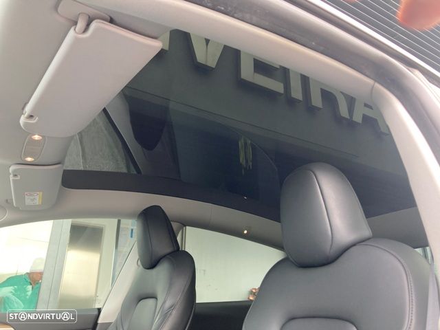 Tesla Model Y Long Range Dual Motor AWD - 12