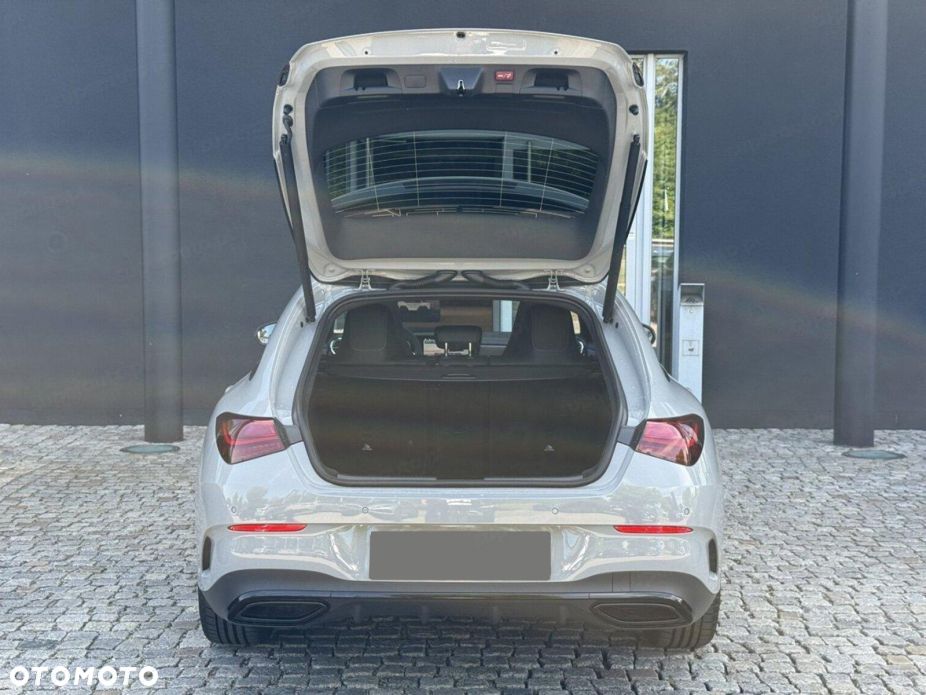 Mercedes-Benz CLA 250 4-Matic AMG Line 7G-DCT - 16