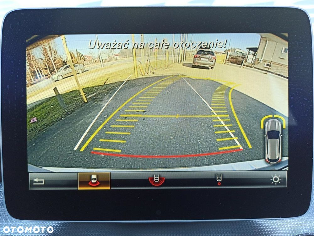 Mercedes-Benz GLA - 27