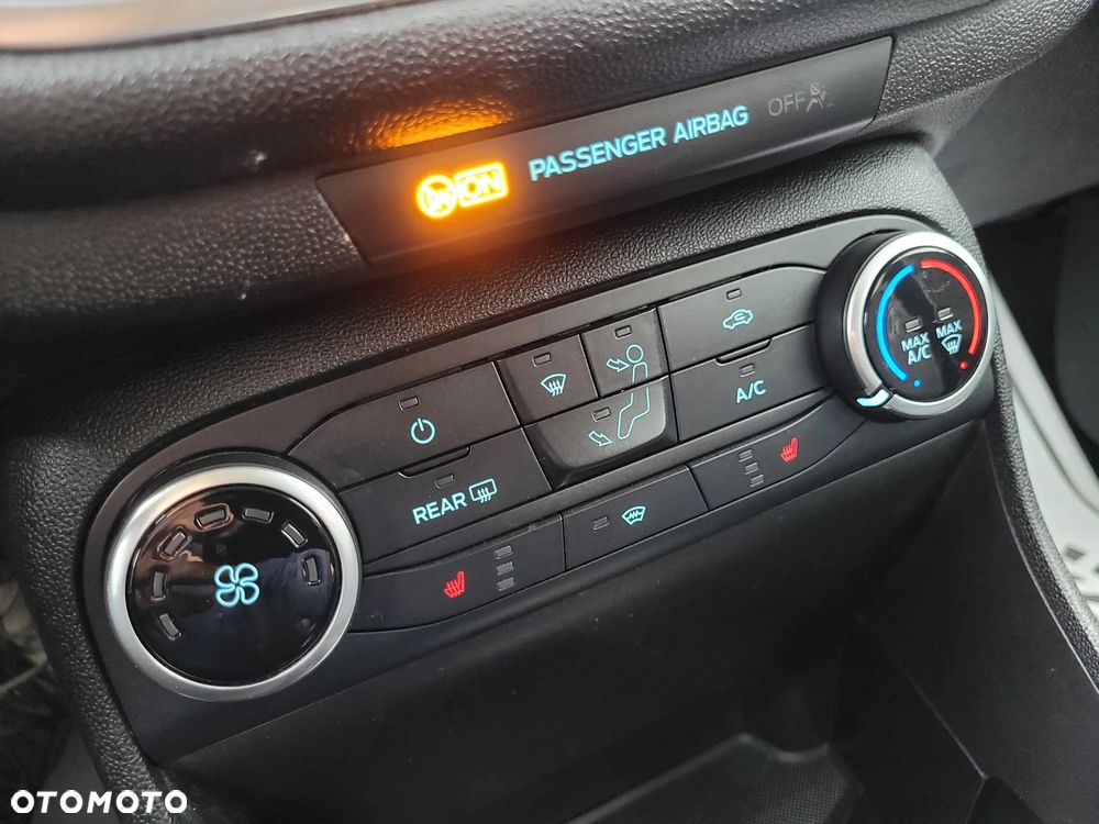 Ford Fiesta 1.1 S&S TITANIUM - 22