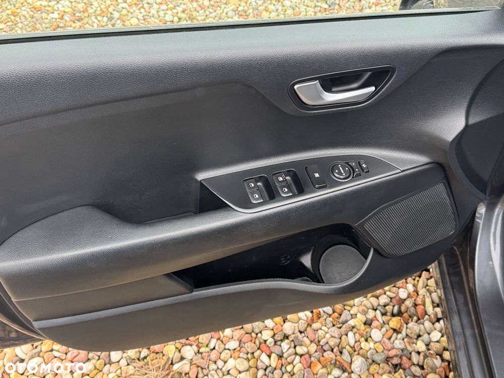 Kia Rio 1.0 T-GDI 100 Dream-Team Edition - 11