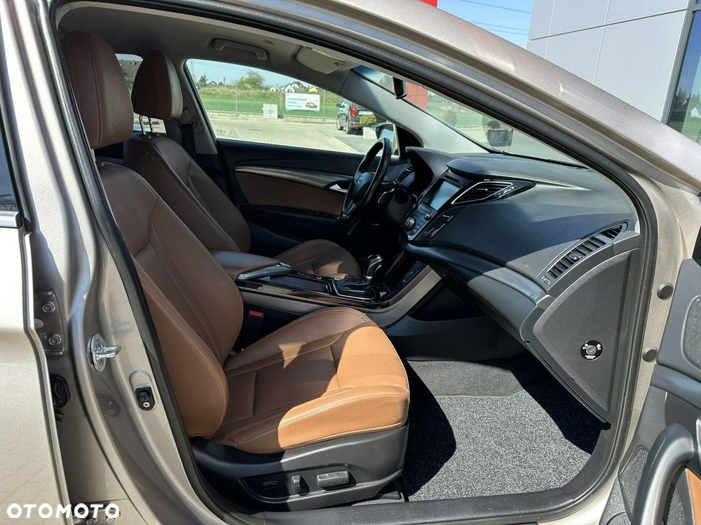 Hyundai i40 Kombi 1.7 CRDi DCT Premium - 16