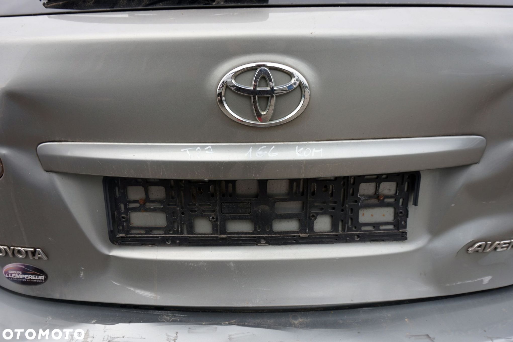 BLENDA LISTWA KLAPY BAGAŻNIKA AVENSIS III T27 PH1 1G6 76801-05100-B2 TOYOTA 2009-2011 - 1