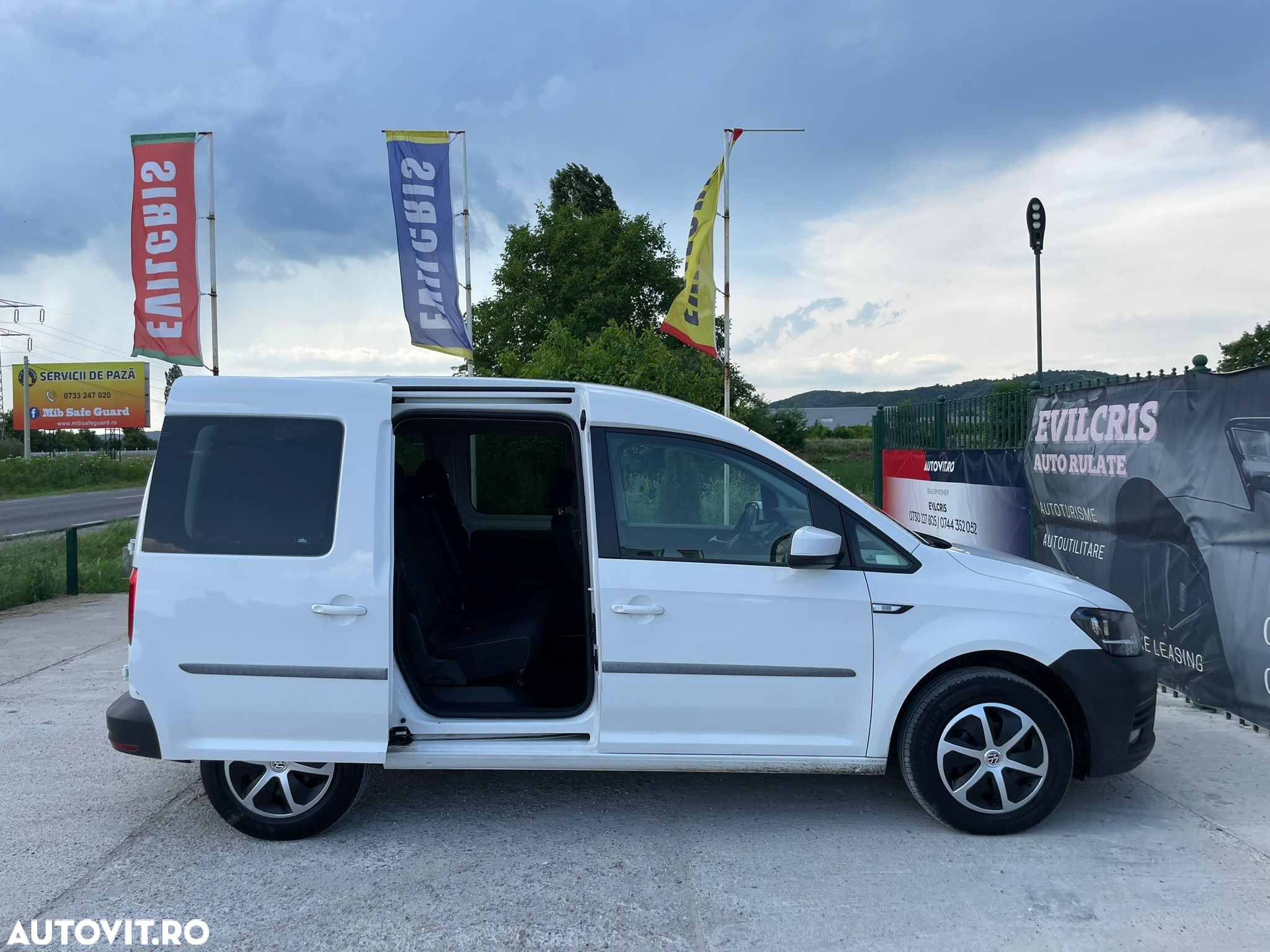 Volkswagen Caddy - 10