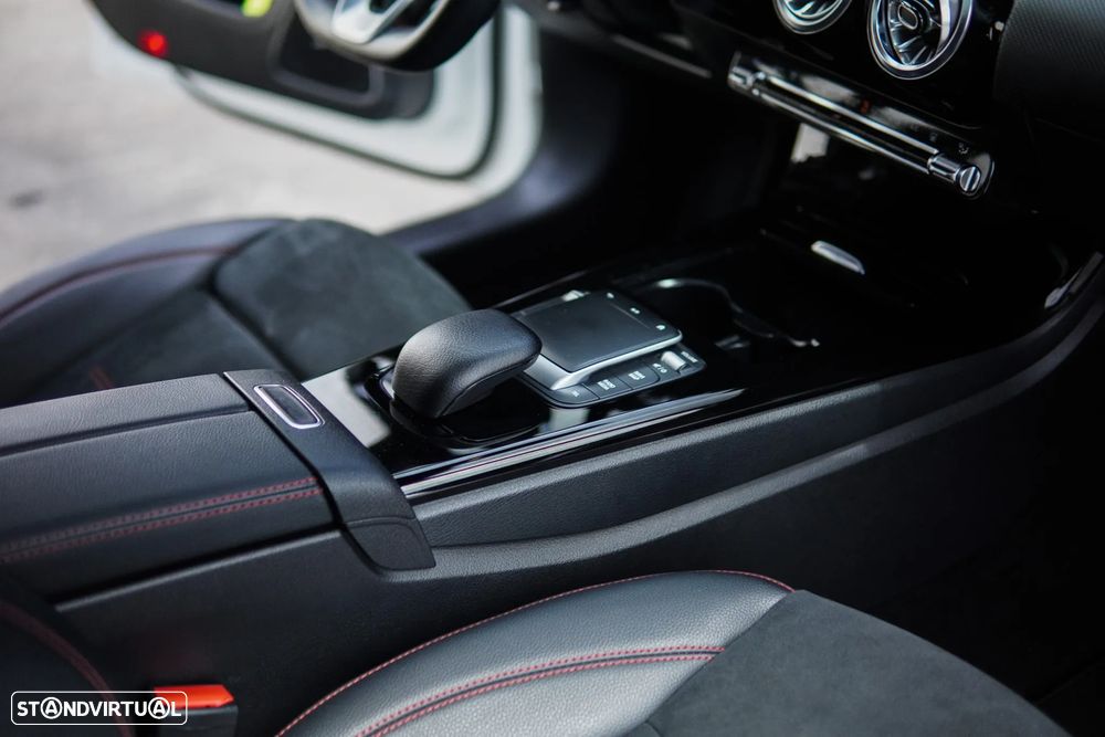 Mercedes-Benz CLA 250 e 8G-DCT AMG Line - 33