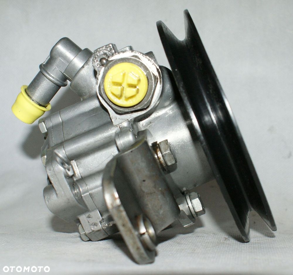 POMPA WSPOMAGANIA NISSAN ATLEON 3.0 7692974119 - 5