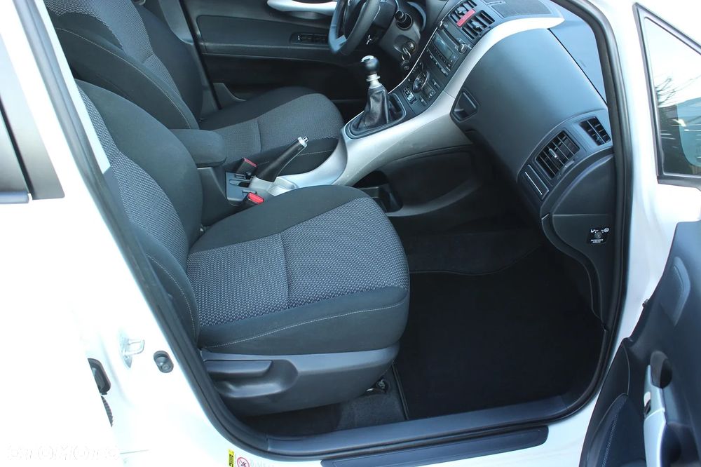 Toyota Auris 1.6 Executive - 22