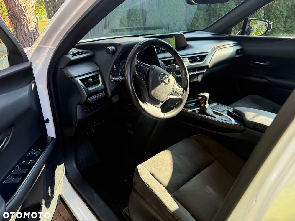 Lexus UX 250h Elegance 2WD - 13