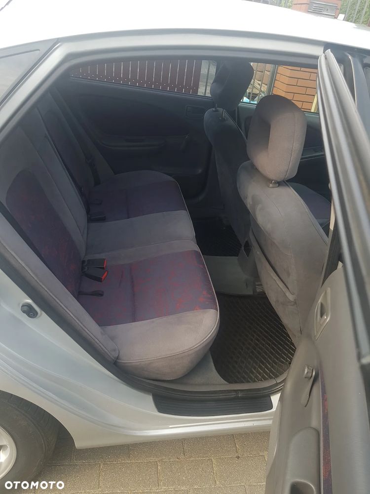 Toyota Avensis - 17