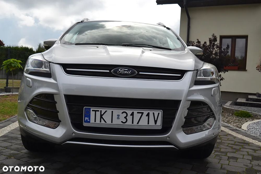 Ford Kuga 2.0 TDCi 2x4 Titanium - 16