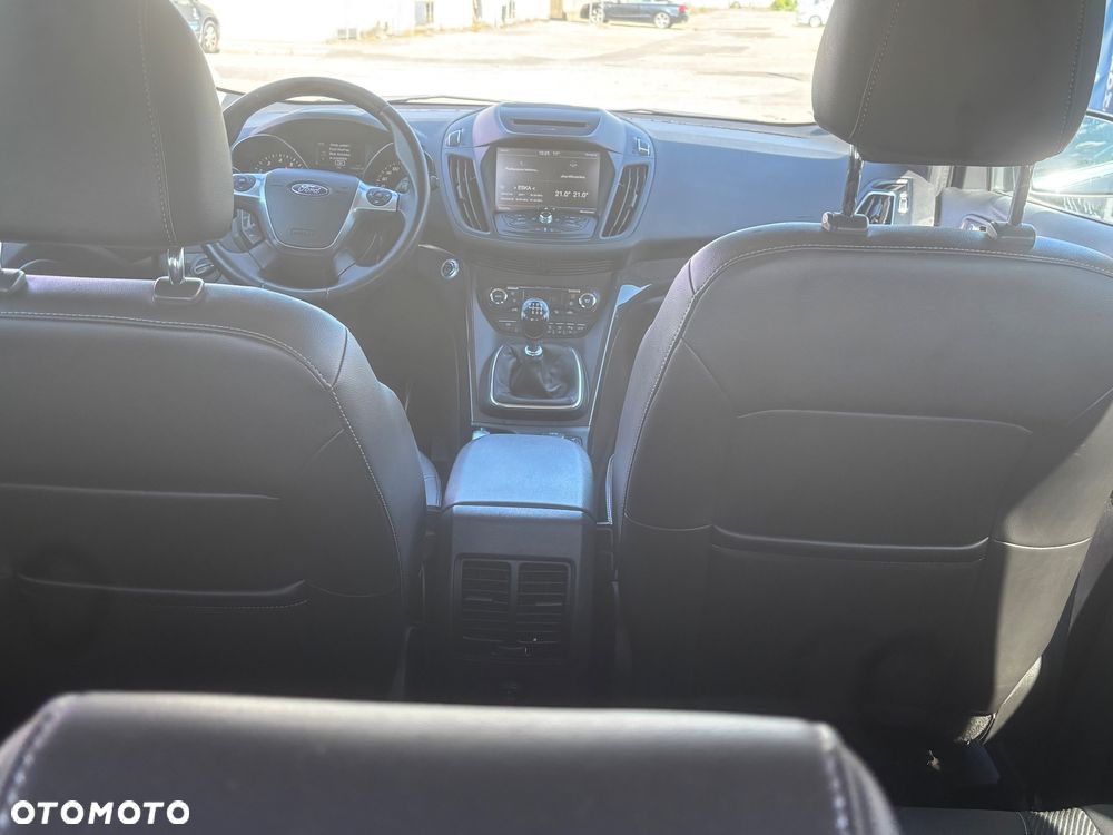 Ford Kuga 1.5 EcoBoost 2x4 Titanium - 15