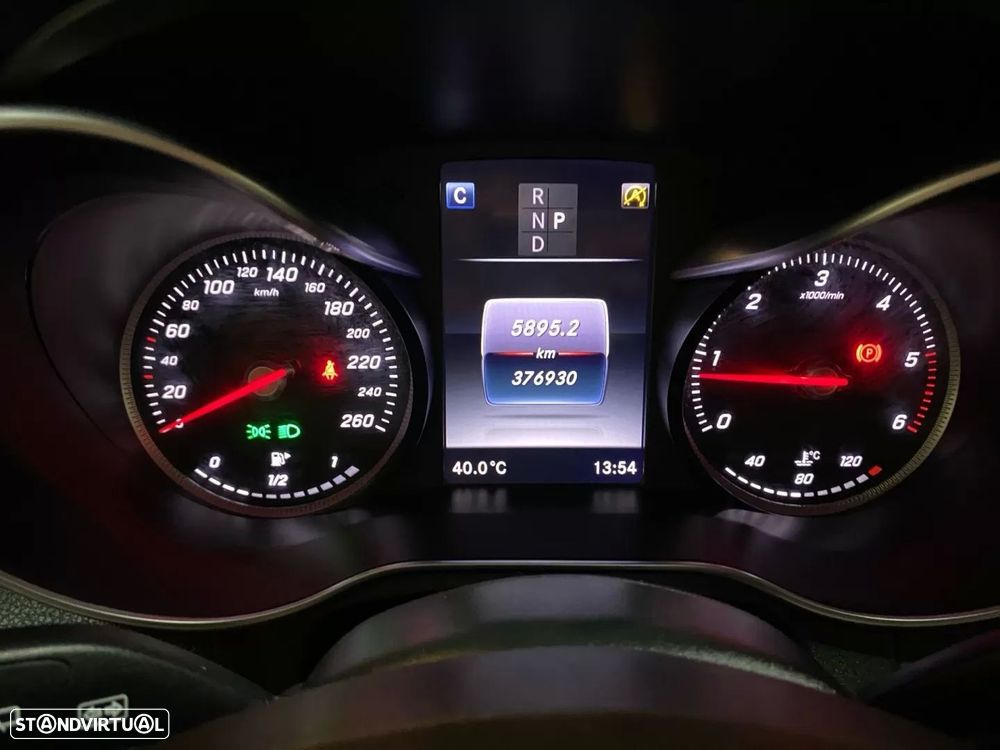 Mercedes-Benz GLC 250 d 4Matic 9G-TRONIC AMG Line - 12