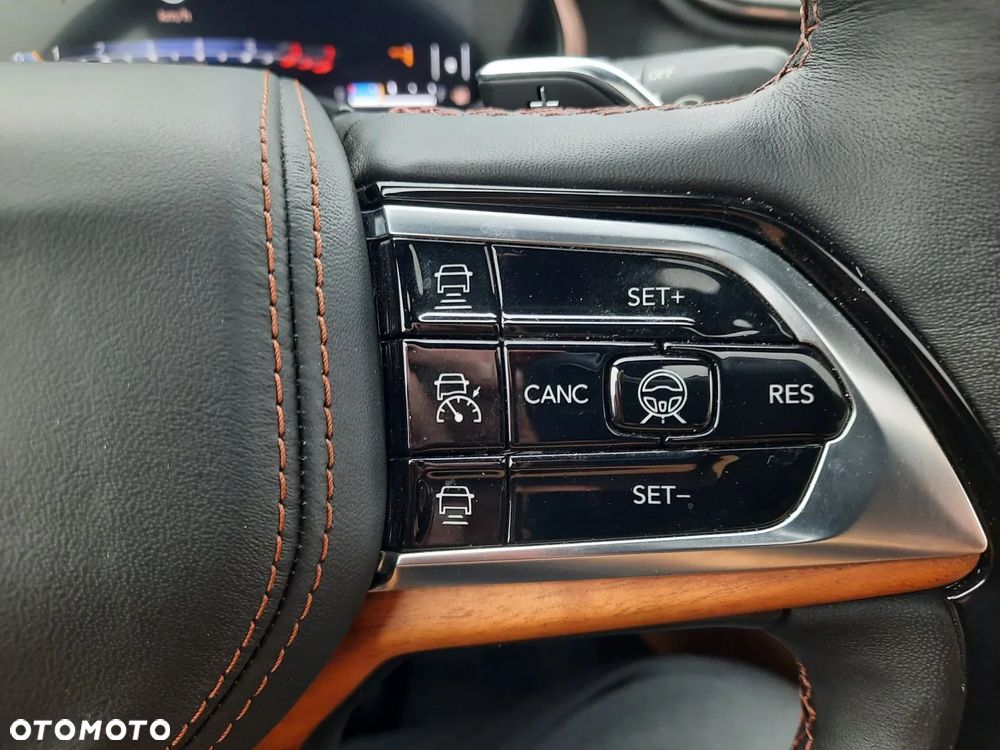 Jeep Grand Cherokee 5.7 V8 HEMI 4WD Automatik Summit - 31