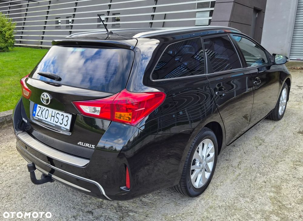 Toyota Auris 1.6 Premium - 4