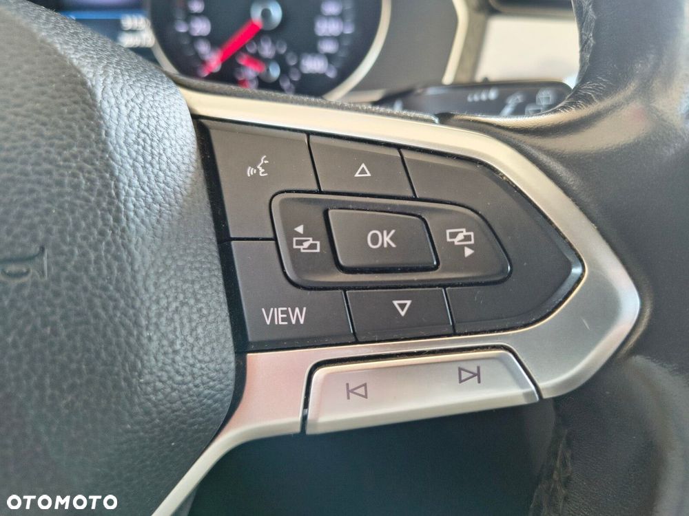 Volkswagen Passat - 17