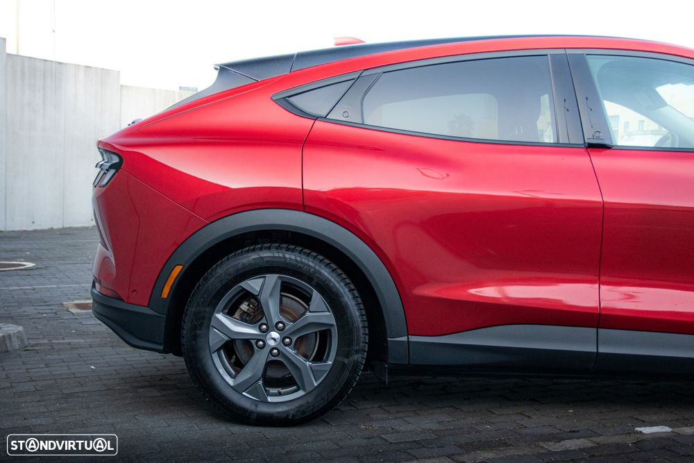 Ford Mustang Mach-E 75.7 kWh Premium AWD - 32