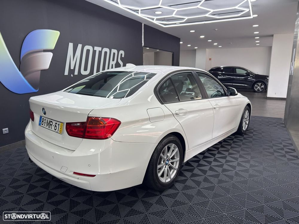 BMW 320 d EfficientDynamics Auto Line Sport - 4